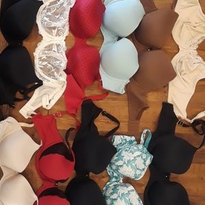 Lot of 11 Soma intimates  bras